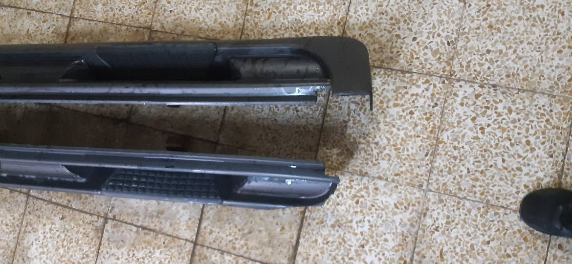 سلام عليكم للبيع دوسات سورنتو قديم وحده منهم مكسوره طاير منها وصله تتصلح بل فايبر كلاص رقم ***********
