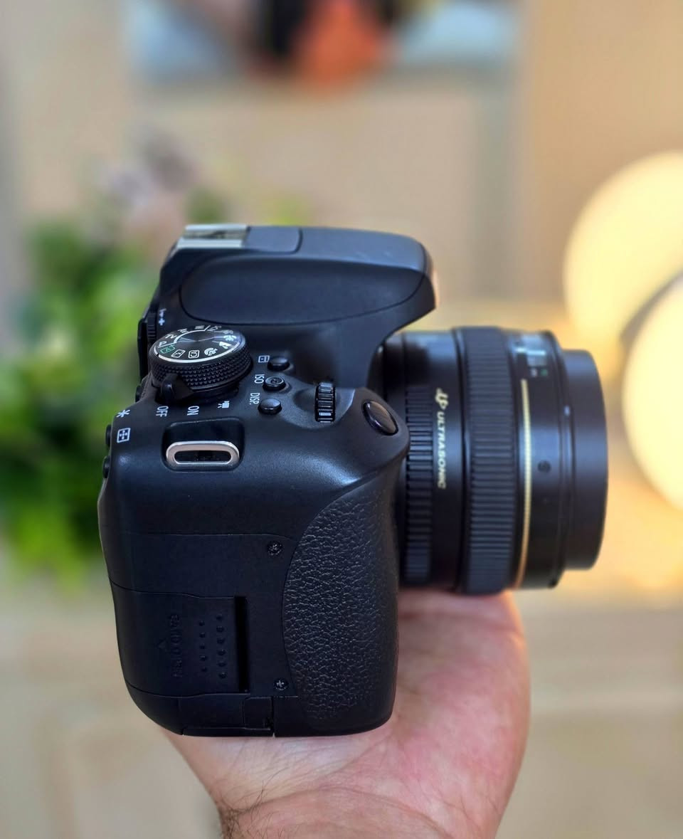 كانون 750D مع عدسه 50m 1.4
العدسه فتحة 1.4 اخوان اقوى عدسة للبورتريه عزلها عالمي ، نظافة كدامك 98% كاميرا راقية ودقتها قوية ، 

، ملحقاتها موجودة بالصور 

مكاني نجف توصيل موجود سعرها 525 وبي مجال قليل


**إذا كنت صاحب هذا الإعلان وتريد حذفه لأي سبب، رجاءا أرسل رسالة إلى الدعم الفني**