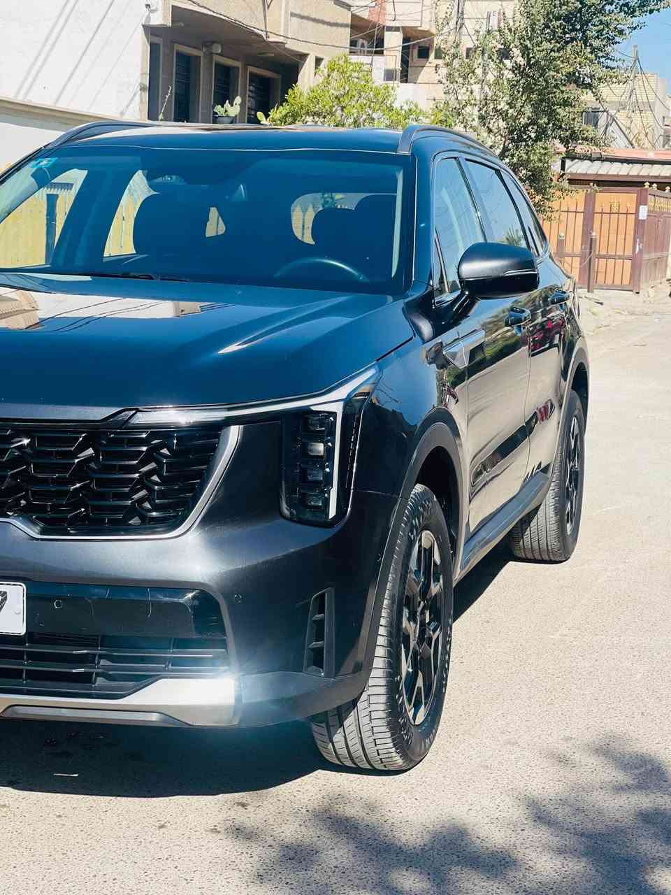 سلام عليكم سورنتو ٢٠٢٤ اميركي سياره جديده مابيها أي نقص فول موصفات عدا البنراما فور ويل بصمه كراسي جلد وكهرباء ٧ راكب شاشه  تاب متصل تبريد لمس هواي موصفات بيها صفحه الأيمن صبغ بدون دواخل  وحافت البنيد بسمي وسونارها موجود اني مستوردها بيدي سياره مابيها لا شاصي ولا لغد ماشيه ١٥ ألف حقيقي وين ميعجبك الفحص رقم بغداد بسمي تحويل مباشر 
السعر ٢٢٠ وبيها مجال 
***********
مكاني بغداد بغداد, العراق
