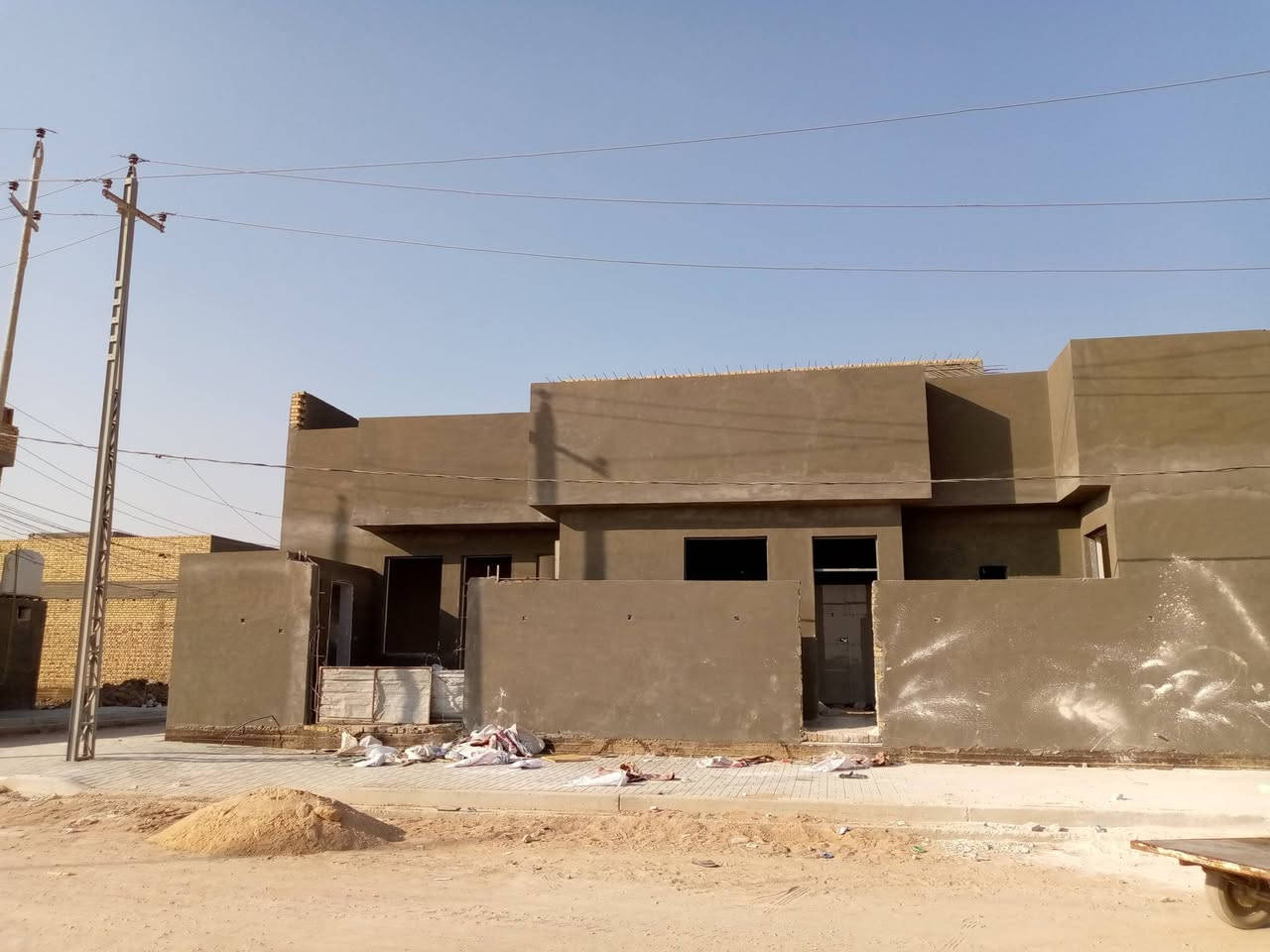 لباخ سميت وبياض ونثر
شقلنه داخل السماوة فقط متر ومكطوعه 
***********
