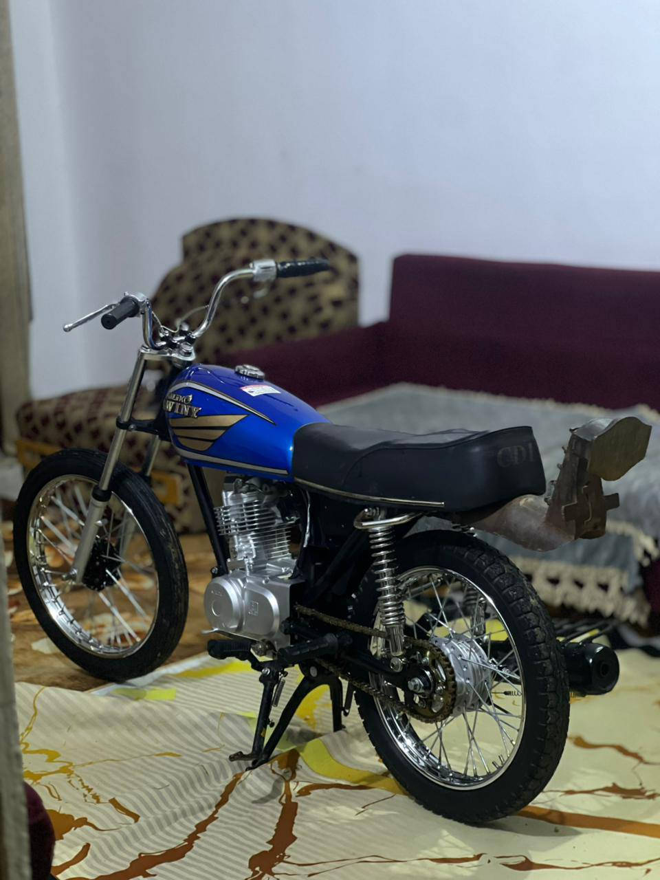 (#ادوات)لل بيع دراجه صاله شهرين من شاهده مكينه هاون بيه دراجه مضبوطه من طول لطول تجي وتفحص اذا برغي تجاري مرجوعه كلش مضبوطه ✌🏿#سعره(٧٠٠)وبيه مجال قليل ٦٥٠لا تجي وشكو لوتي يسمع مني غير حجي اصوره كدامك وهاذه رقمي 
0782 839 3331
