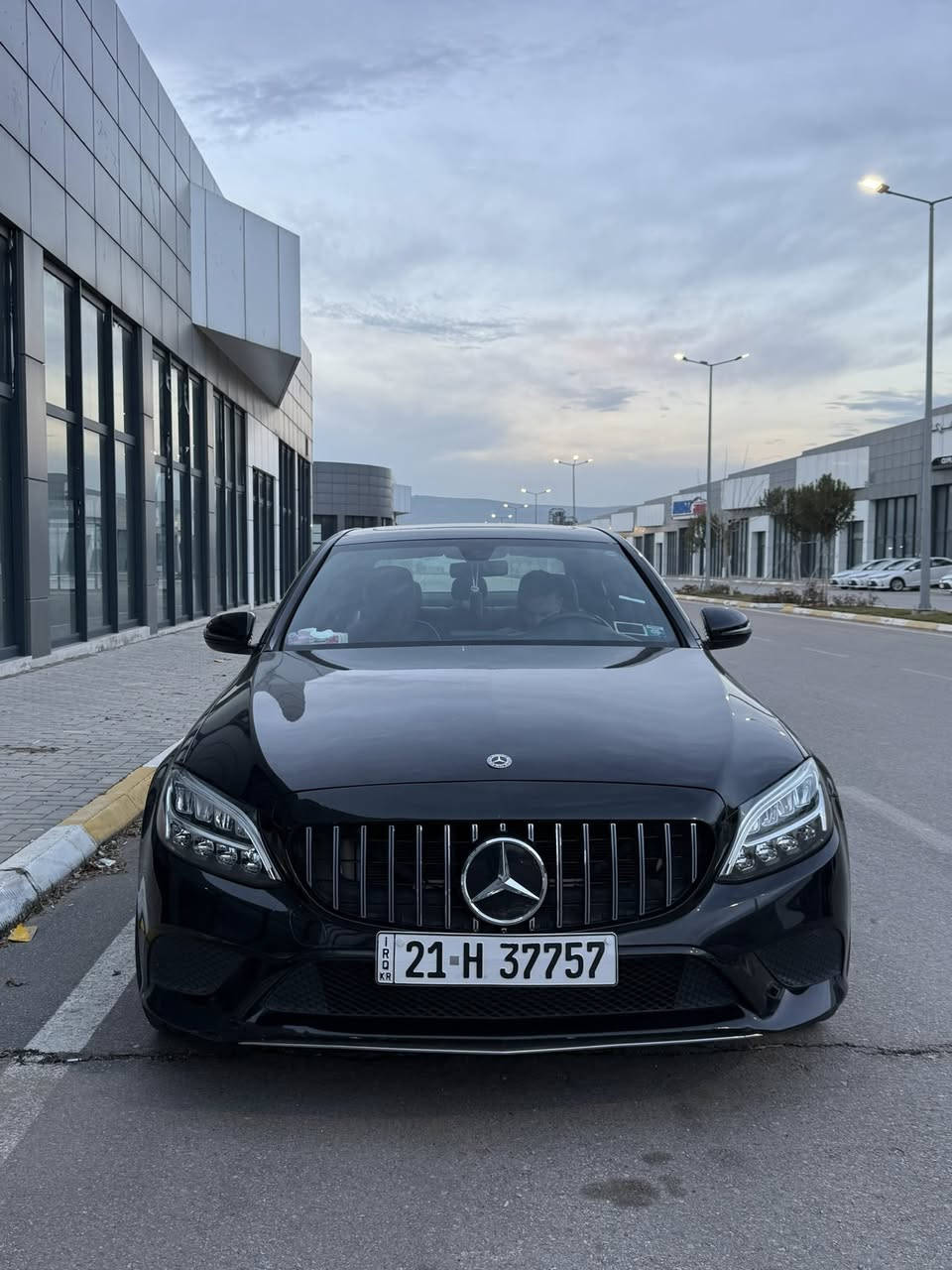 السلام عليكم 

للبيع Mercedes C300 2019 

ماوس

كشنات كهرباء

تدفئة كشنات

جنطه كهرباء

رادار امامي 

نقطه عمياء 

بصمه ابواب 

بصمة تشغيل

ماشيه 50 الف

داخل جلد احمر 

لايتات زينون ٨ عدسات 

وبعد بيها هواي مواصفات معروفة 

مري قلاب

مكينه وكير مكفولات من الفتح والتبديل

السياره وارد امريكي حادثها دعاميه خلفية وصار بيها طخه خفيفة بل باب 

السعر 240 
مكانها المنصور 

***********
