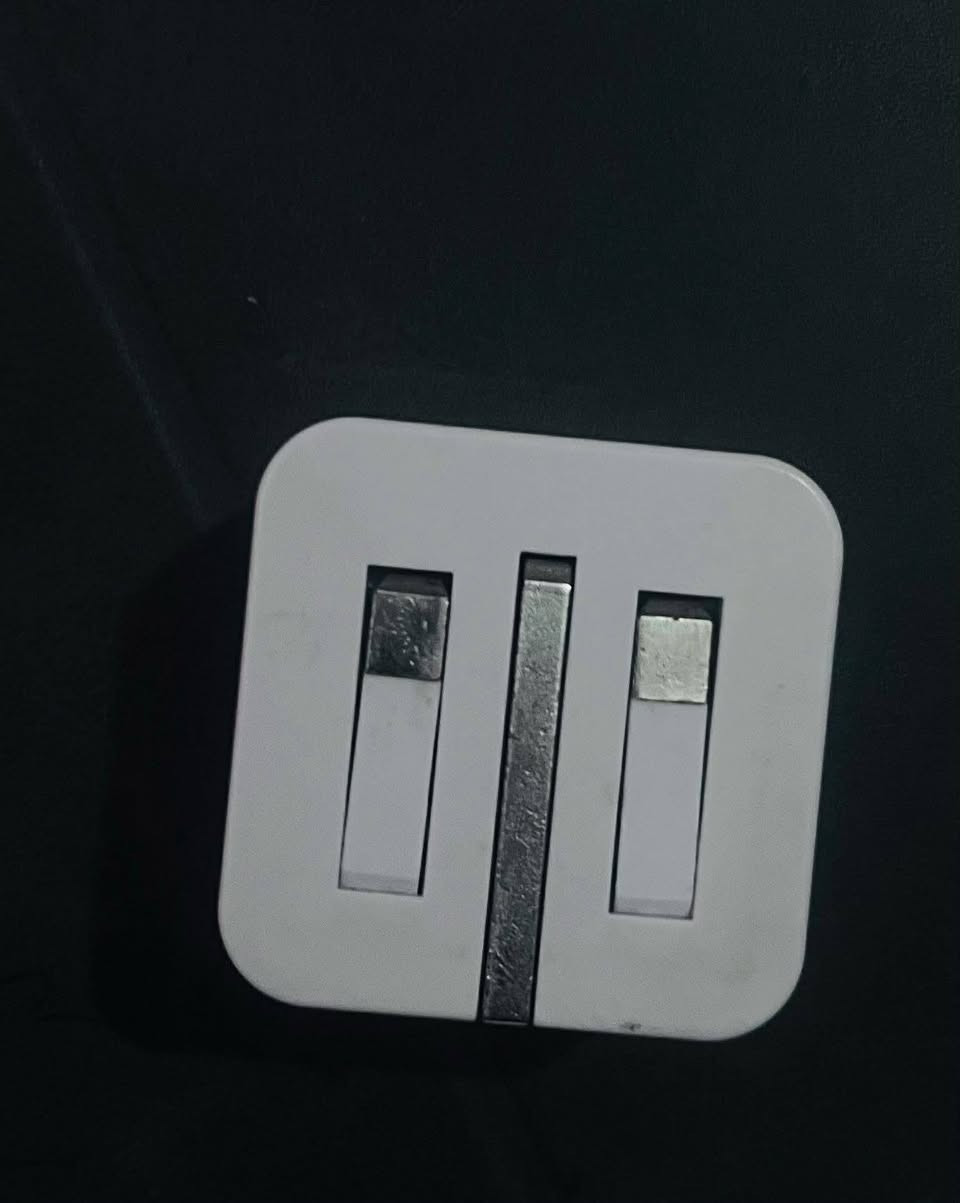 السلام عليكم  

للبيع iPad الجيل التاسع (iPad 9)نضيف كلش ✨  
📱 الذاكرة: 64 GB  

🎁 هدايا ويا الجهاز:  
• حافظة (كفر) 📔  
• رأس شاحن أصلي 🔌  

📌 الجهاز استخدام شخصي ونظيف وما بي أي مشكلة، مناسب للدراسه و للألعاب،خير من الله

السعر: 225
المدائن٫ناحية الوحده


**إذا كنت صاحب هذا الإعلان وتريد حذفه لأي سبب، رجاءا أرسل رسالة إلى الدعم الفني**