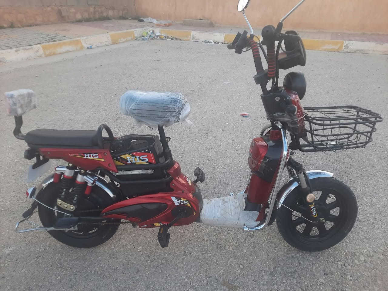 ماطور شحن للبيع 🛵🚨
تشغيل بصمه عن بعد 🚥
او عن طريق المفتاح 🔑
تايراته جديده ثلج 🛞🩶
قفل التاير الخلفي للامان 🔐✨
حساس انذار من سرقه 🚨🚥️ 
بطارياته جديده 🔋💚 
الماطور نظيف 100/100 🤍✨️
السعر 350 وبي مجال للطيبين 💌🤍


**إذا كنت صاحب هذا الإعلان وتريد حذفه لأي سبب، رجاءا أرسل رسالة إلى الدعم الفني**