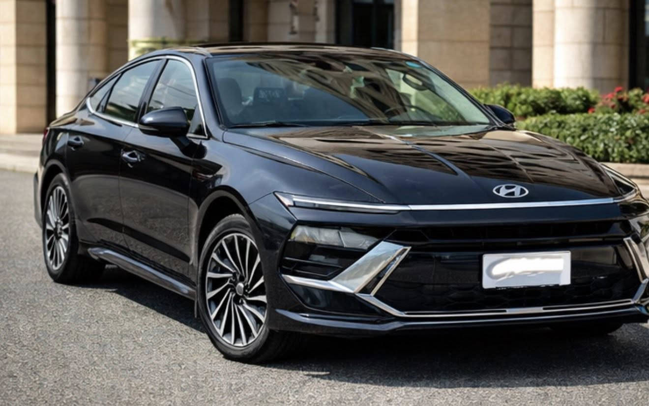 السلام عليكم ...
هيونداي سوناتا هايبرد 2024 للبيع.رقم بغداد

ماشية 30 الف كيلو متر 

مواصفات السيارة

رادار امامي

رادار خلفي 

تحديد مسار 

نقط عمياء 

شحن واير لس

نظام تتبع 

قيادة ذاتية

نظام تراكشن

تبريد لمس منفصل السائق عن

 العبري

 كشنات كهرباء

جنطة ذكية

نظام بلولنك اللي يفتح بالتطبيق على الموبايل

تدفئة كشن السايق و العبري 

قطعتين تبريد

السيارة جديدة كلش وحادثها موضح ب الصور كلش خفيف جاملغ واصلح نفسة بدون فتح

 

رقم بغداد

للأستفسار أكثر:  ***********

صور الحادث مرفقات 

سياره جديدة بالعافية الي ياخذها
