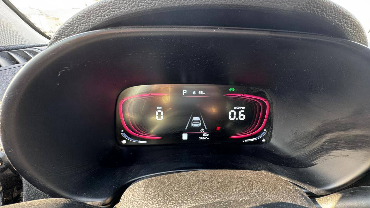 سلام عليكم 
كيا صول موديل 2025 فئة ال S
بصمه ورادر وكشن كهربا وشاشه الجبيره وباقي المواصفات 
حادث السياره صبغ بابتين والبنيد 
#السياره مكفوله من اي لغد وشاصي ودواخل 
عداد المسافه 9500 فقط
السعر 143 
***********
