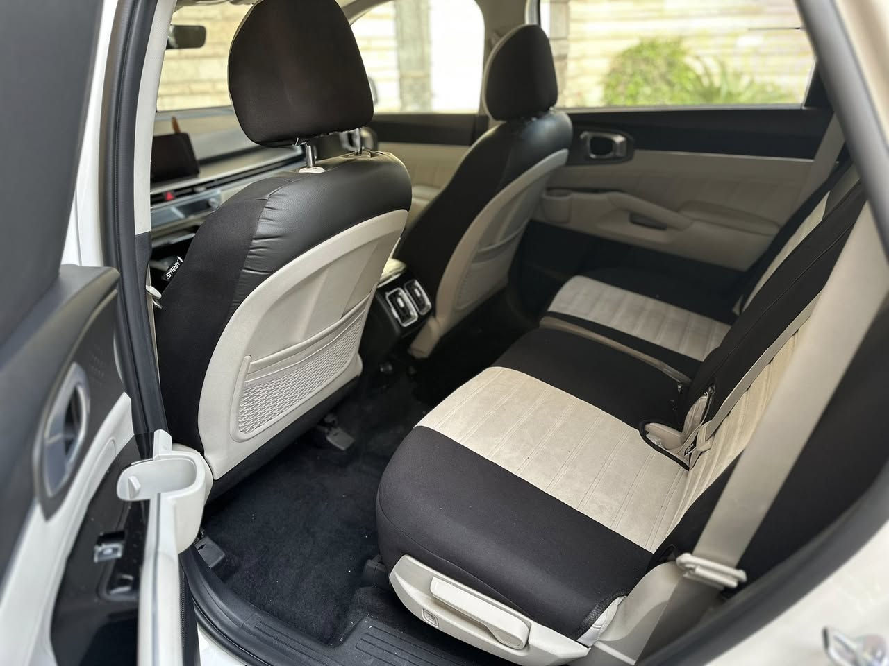 السلام عليكم
سورنتو 2025 ضمان شركة نم رقم بغداد 
ماشيه 30 الف كم 
مكفوله من الصبغ والبارد والتبديل 
المواصفات 
بصمه تشغيل عن بعيد 
بردات جانبيه
كير ماوس اوتو هولد سايد بريك دكمه
محرك 2500 … 4 سلندر 
شاشه كامره نفكيشن خرائط 
الباب خلفي كهرباء 
زينون 
حساس امامي خلفي 
كشن كهرباء 

السعر 26500 يعني 265 ورقه بيه مجال بسيط 

*********** 
بغداد السيديه
