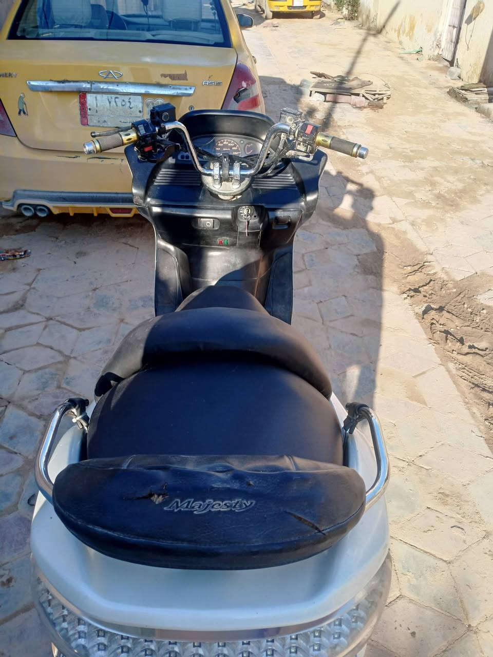 السلام عليكم دراجه ماجسته للبيع كامله عل فحص مبدل بيه بستم بس نقصه بس الكفر الخلفي جوه البك لايت سعره 500 وبيه مجال للاستفسار الاتصال ***********
