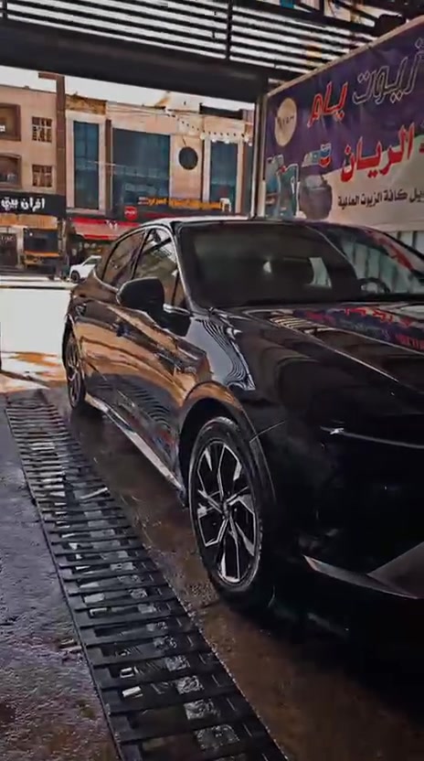بسم الله الرحمن الرحيم 

🔷 السيارة : هونداي سوناتا SEL

🔷 سنة الصنع : 2024

🔷 الضرر : قبق الجنطه صبغ فقط وطخه صغيره بهلال الجاملغ الخلفي الباقي مكفول

🔷 الإيرباك : بدون أي ضرر 

🔹 محرك 4 سلندر 2.5L تنفس طبيعي 

🔹 عداد 43 الف ميل

🔹 كاميرة خلفية

🔹 رادار أمامي وجانبي وخلفي

🔹 تنبيه الخروج عن المسار

🔹 كراسي مخمل

🔹 الكراسي الأمامية كهرباء + تدفئة

🔹 ويل كب 18 إنج مع إطارات بحالة جيدة

🔹 وضعيات قيادة

🔹 لايتات LED بالكامل

🔹 شاشة تحكم بالإيعازات

🔹 تحكم ستيرن جهتين

🔹 بصمة أبواب وتشغيل + تشغيل عن بعد

🔹 مع باقي المواصفات الاعتيادية

💰 السعر : 188 $

☎️ للاستفسار : ***********  اتصال + واتساب

📍 العنوان بغداد الكرادة
