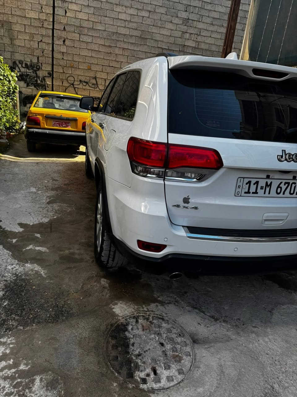 السلام وعليكم ورحمة الله وبركاته
من رخصة الادمن
جيب شيروكي لمتدد فول مواصفات 2017 
خليجي شتريد بيه مواصفات فول الفول 
ماشية 58 ميل السعر 255 وبيه مجال بيه طلقة بالقمارة منافذه اخر شي 
المكان بغداد الشيخ عمر يم مستشفى الطوارئ القديمة
رقم بغداد بسمي السيارة تحويل اي وقت يعجبك 
رقم الهاتف ***********
