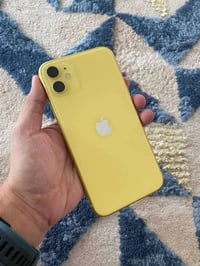 ايفون 11 عادي  سعره 125 لحكككك . مستبدل شاشه وبطاريه ذاكره 128  للتواص...