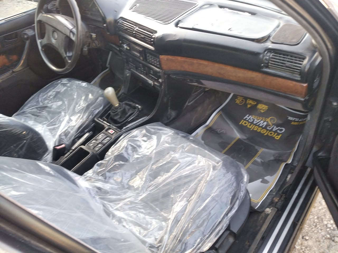 السلام عليكم للبيع بي ام دبليو موديل 95 رقم بغداد انكليزي سنويه عظم مشروع وطني مجدده لل 2030 داخله هزه جديد تحويل مباشر محرك اوكير 6 سلنتر مفتوح مو مسكر كير عادي  محرك اوكير جدد حداديه جديده تخم تاير جدد كهربائيات شغاله تبريد شغال السعر 36 ورقه العنوان ديوانيه قضاء الشاميه التواصل اتصل *********** واتساب نفس الرقم
