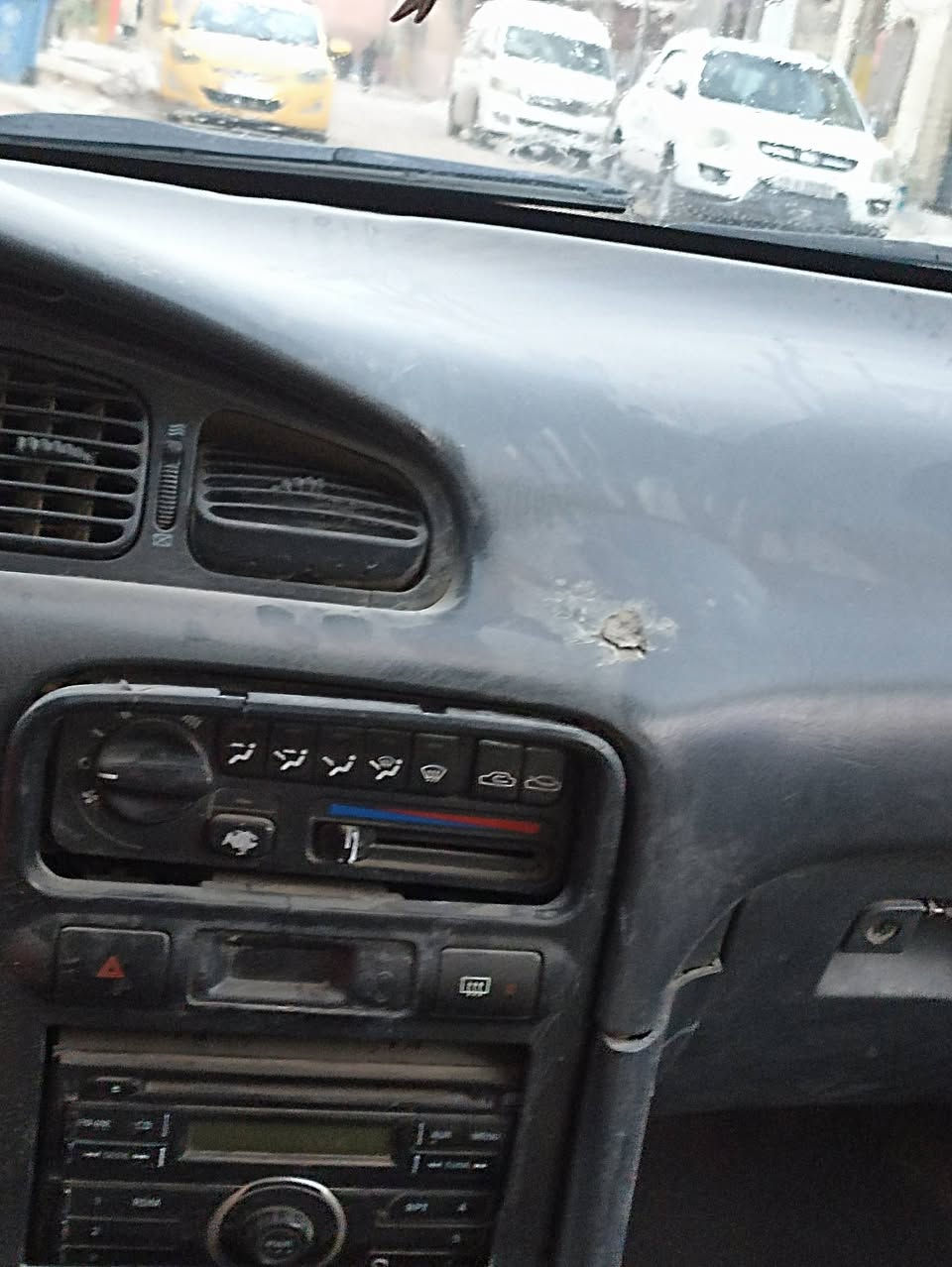 السلام عليكم سوناتا للبيع موديل ٩٤ بغداد سنويه نافذة قبل أيام كير اوتو جديد محرك خير من الله  صدرها زين زوج تايرات امامي جديد شرط مكاتبه مروري مباشرة بعد البيع السعر ٣٥ ،$عنواني بغداد حي اور***********
