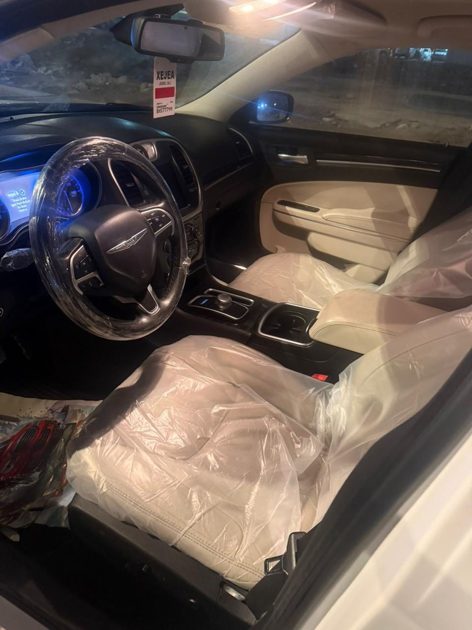 السلام عليكم
اوباما 2015
ادوووات ادوووات 
خليجيه
دخول جديد
6 سلندر 3600 
ماشيه 93 km
كفاله عامه ماعدا قطعه وحده صبغ بدون ضربه تجميلي 
كفاله من الكص والضربه والعشائر وسرقه وانتربول 
مكاني بصره 
للاتصال 
‭***********
