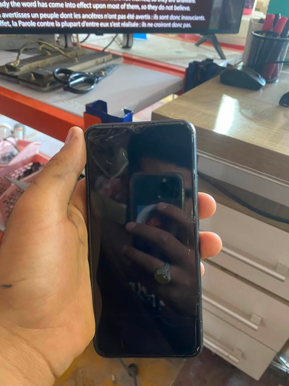 السلام عليكم البيع Redmi 9 بي فطر بل شاشه ذاكره  ١٢٨ السعر ب ٥٠ وبي مجال مكان طوريج رقم ***********
