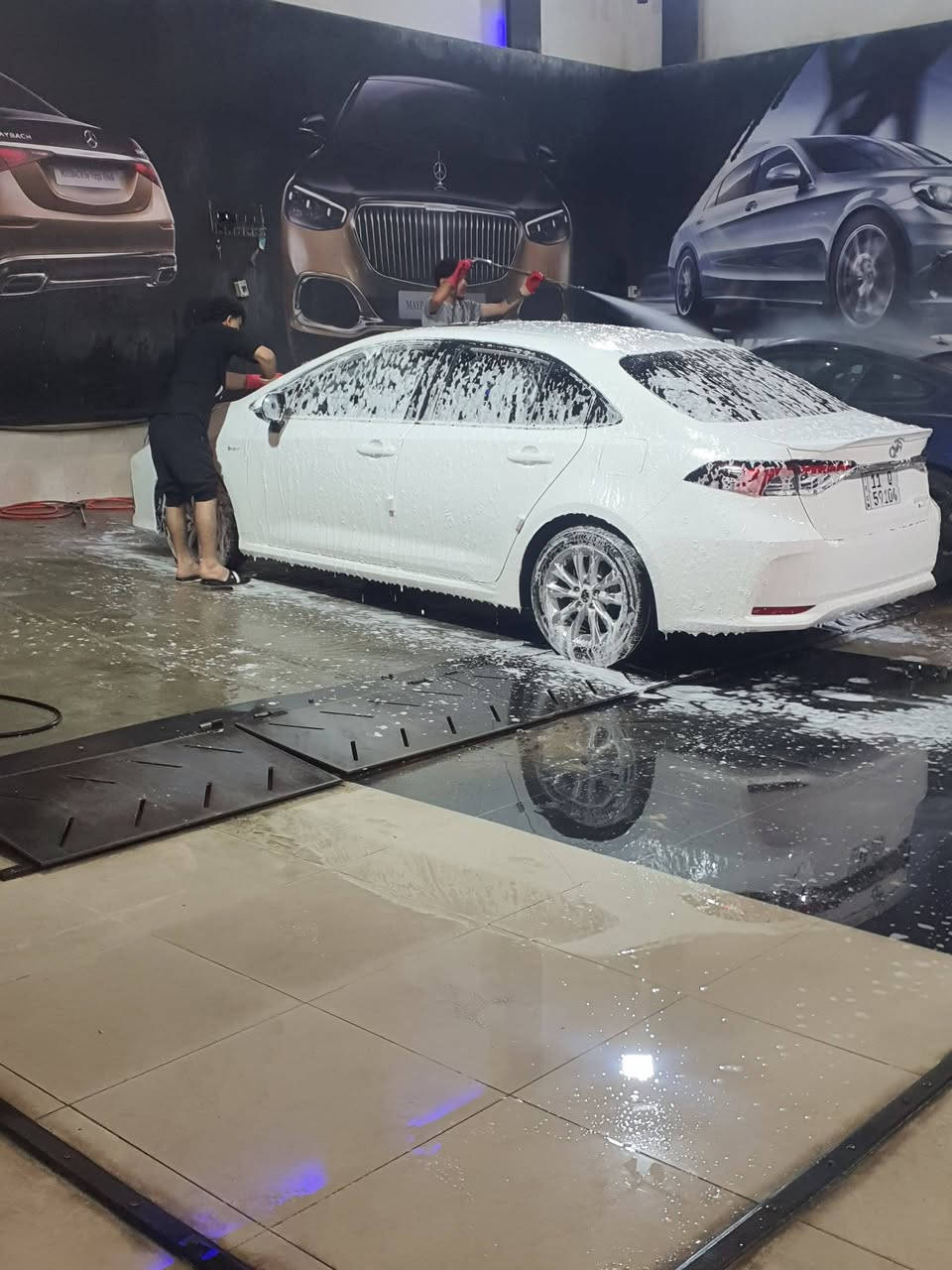 موديل ٢٠٢٤ هايبرد كفالة عامة ماشية ٢٨ الف بأسمي رقم بغداد دوشمة كاملة وتغليف وسيارة بحالة الوكالة السعر ١٤٥ ققل مكاني كربلاء..***********
