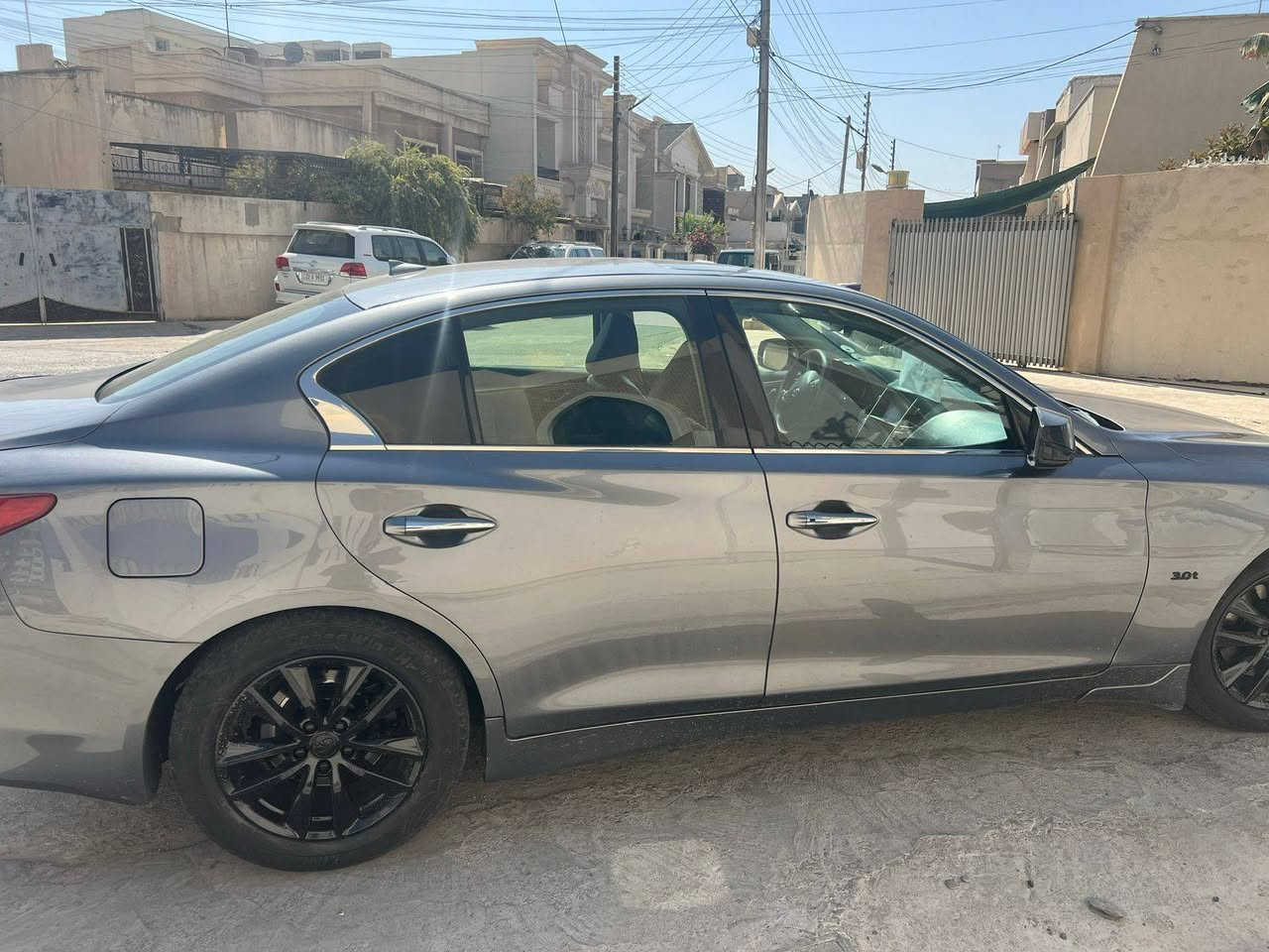 للبيع فقط 
انفنتي فئة Q50 🚀 

V6 Twin Turbo 3.0 🚀 

اللون نفتي

موديل 2017

كير ومكينه مكفولات و السيارة صاروخ ومعروفة قوتها 🚀 

الداخل نضيف جداً ومابي شي مو شغال  الحمد لله
السيارة مابيها نقص ولا برغي ، صدر نضيف و تايراتها كذلك
التبريد شغال ثلج ومابي نقص 

المواصفات

لايتات زينون 
اشارات بالمريات
جامات اوتو كلهن 
فتح الباب عن طريق  التلامس ( دون الحاجة الى فتحها من البصمة ) 
سماعات بوس
الكشنات جلد كلها بلاد
الكشنات الأمامية كهرباء بمختلف الوضعيات
شاشتين كبار داخليات
٥ وضعيات قيادة ( ثلجي ، جبلي ، سبورت ، شخصي ، نورمال ) 
ماوس للتحكم بأعدادات الشاشة
اتصال و استلام اتصالات عن طريق الشاشة
تحكم ستيرن كامل جهتين
سرعة من شاشة سيارة يتبين 
مثبت سرعة 

الصبغ جاملغ مال سايق و البونيد صبغ
باب الخلف مال سايق بارد 
باب سايق شوييه بيه بارد
هزة جديد  ٢٠٢٦ شهر ٨

سعر ١٢،٦٠٠ دولار أمريكي بيهه مجال بسيط 

   *********** call & what'sup 
0783 4817579  what'sup
