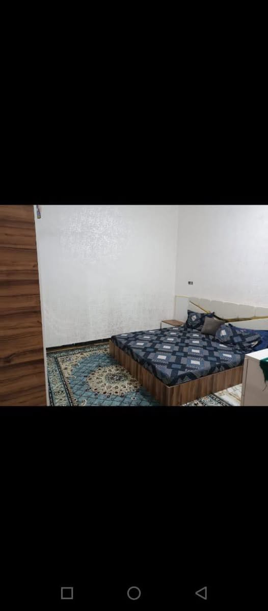 السلام عليكم
بيت للبيع المكان الزراعه خلف شارع اربعين
مساحه 200 متر 
واجهيه 10 
النزال 20 
طابو صرف تحويل مباشر 
طابقين طابق ثاني غرفه 
طابق اول غرفتين ودوانيه وصاله 
وحمامات داخليه 
ومطبخ
الاستفسارا ع رقم ***********
السعر 235وقابل للتفاوض
