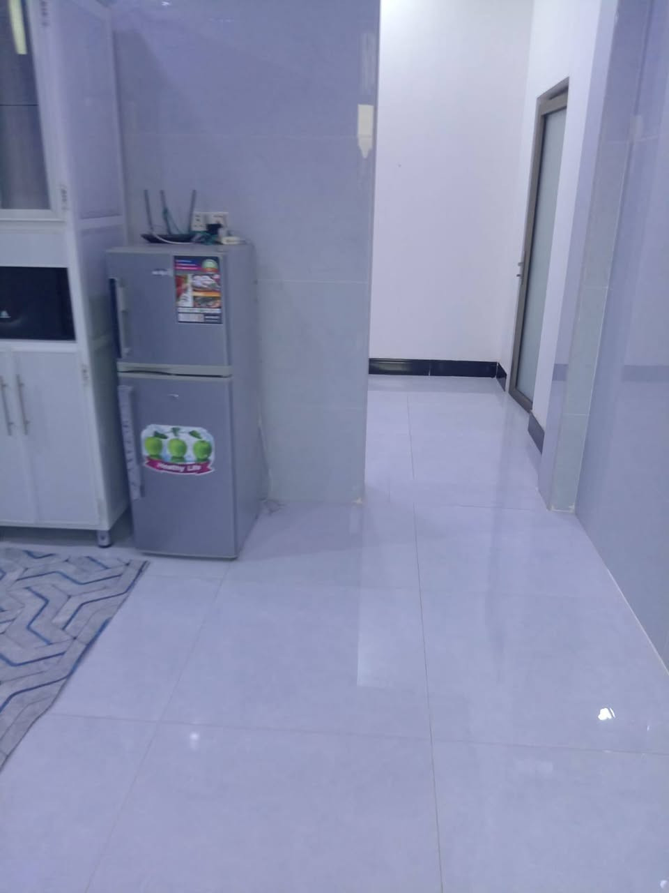 بيت للبيع مساحه ٢٥٠ متر اساس كامل وبنيان نص كونكريت مسلح مقابل مجمع الخير السكني شارع ٨ أمتار ركن قرار محكمه بناء سنه البناء ٢٥ ***********
