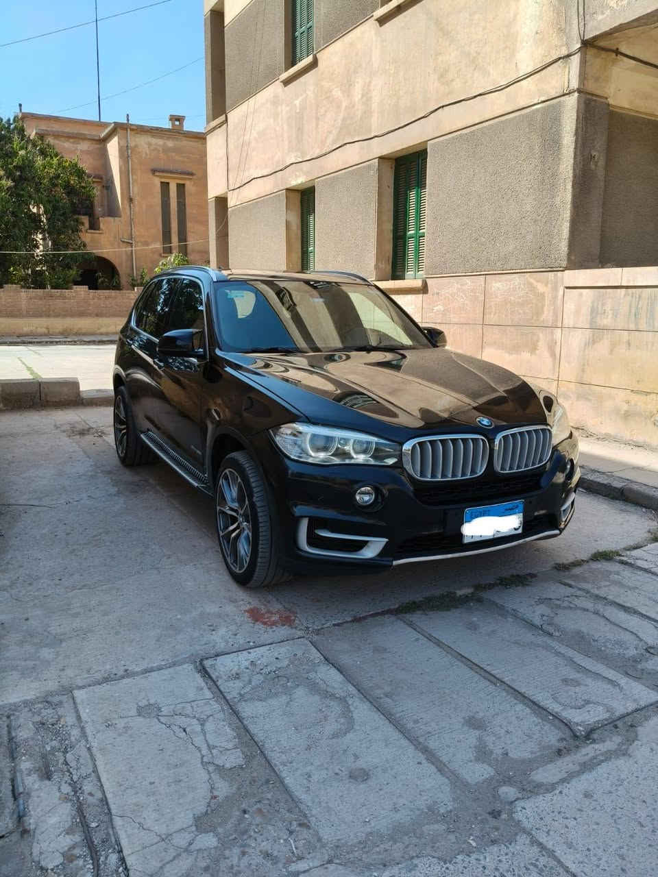 Bmw X5.  2016 4400c
X Drive 50 - V8 
الشكل الجديد - أعلي فئه 
فابريكة بالكامل صيانات توكيل 
عداد 198.000 - رخصة سنة
ريبورت فحص كامل للسيارة + صيانة كاملة لم تتعدي 1000 كم
لا تحتاج إلي اي مصروف
مرور قوات مسلحه
المعاينه مدينتى او الدقى
لتواصل لجديه
01020456629
01154382752 القاهرة, مصر


**إذا كنت صاحب هذا الإعلان وتريد حذفه لأي سبب، رجاءا أرسل رسالة إلى الدعم الفني**