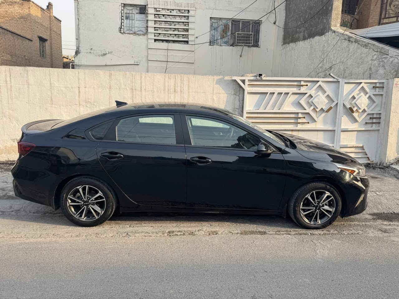 فورتي ٢٠٢٣ ماشيه ٢٧ الف ميل حادثها بنيد امبدل فقط بدون داوخل مواصفات مثبت سرعه تحديد مسار توقف ذاتي ثلاث انظمه قياده  دوشمه كشنات وارضيات تخم تاير جديد يعني جاهزه من كل النواحي السعر ١٤٦$ 
بغداد البياع ***********
