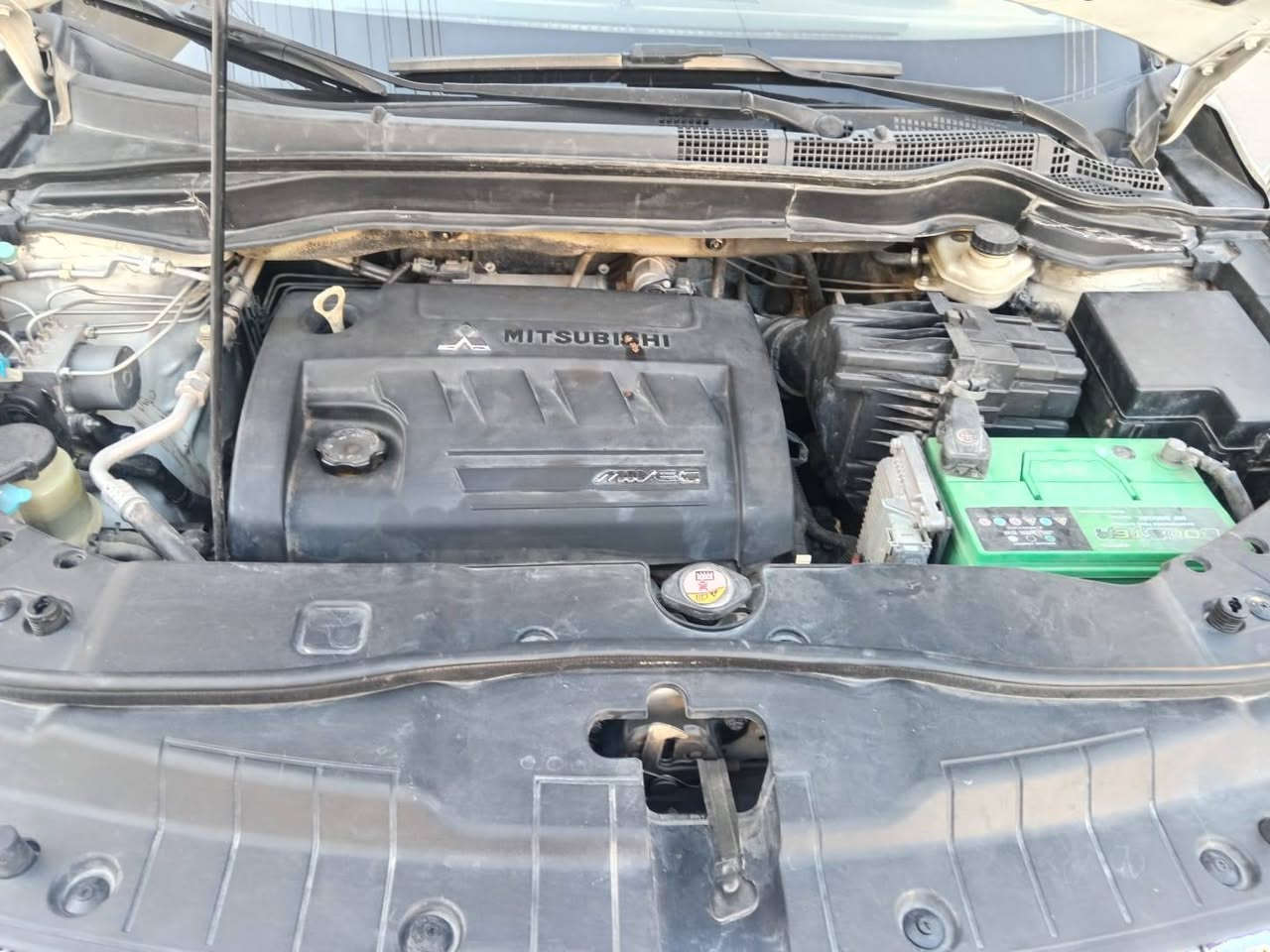 السلام عليكم هافال H6مديا ٢٠١٦ للبيع كير ومحرك بلادي مالها مستبيشي ٢٤٠٠ صدر امامي خلفي نظيف جدا تبريد ثلج وتدفئه  شغاله فتحه سقف طكتين  كشنات جلد منظومة وقود وبلكات  ادامه كامله دسك امامي جديد  السعر  115$ ورقه وبيها مجال قليل
 السياره ماشيه ٩٠٠٠كم بغداد الغزالية ***********/*********** بغداد, العراق
