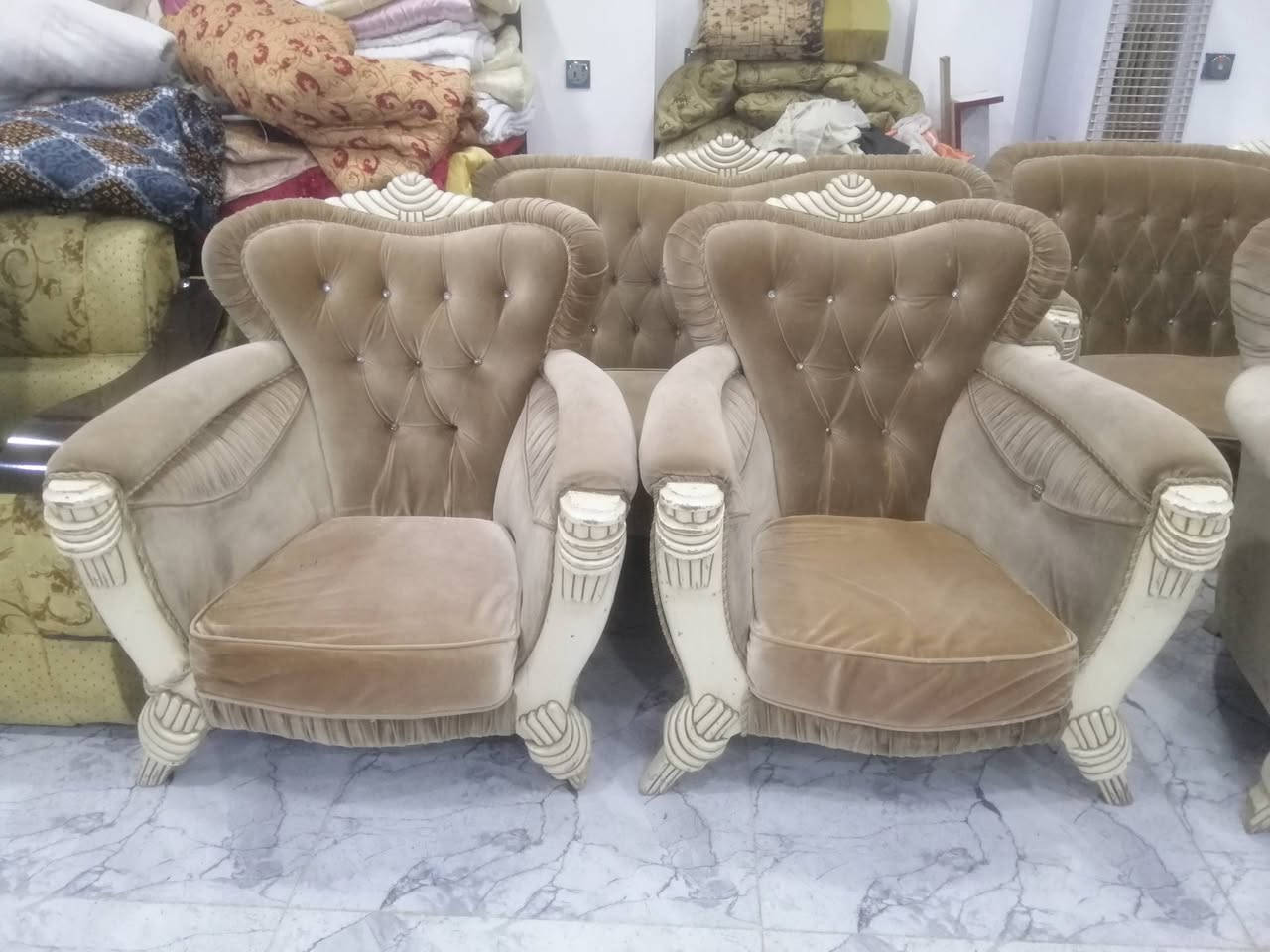 طخم قنفات ملكي 10 مقاعد 150 الف نهايتها حي الاربجية مدخل التسعين بالقرب من جامع البيت المحمدي ***********  /  ***********  واتساب
