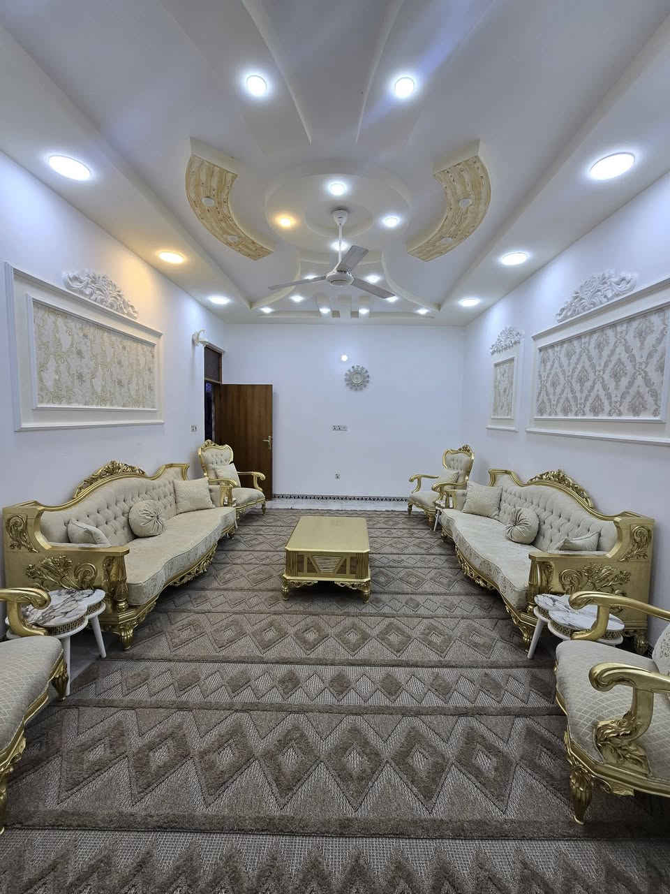 ّ🔴اعلان رقم 142

#الفلاحيه_حي_الامام_الرضا_قرب_صيدليه_كربلاء
بيت ركن مساحته 343 متر 
الوجه 17.15
النزال 20
عرض الشارع 10

🛑 ط1 
غرفتين وم ،صاله ،استقبال ،مطبخ ، مجموعه عدد 2 
 🛑ط2
اربع غرف نوم + هول وصحيات 
ملاحظه الطابق الثاني نقص بياض او ارضيه فقط

السعر : علق (تم)

🍁🍁🍁🍁🍁🍁🍁🍁🍁🍁
للاستفسار او الاتصال على الأرقام التالية
 
المكتب :📞📞   ***********
🍁🍁🍁🍁🍁🍁🍁🍁🍁🍁
عنوان مكتبنا : 🏦#الفلاحية_قرب_صيدلية_كربلاء
