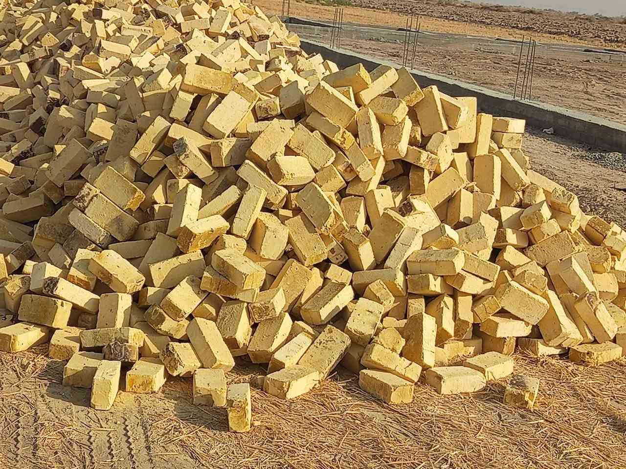 ياالله طابوق درجه اولى قوه وقالب ولون وعدد قياس شرط المكلاب اسعار مناسبه اتصل وتدلل***********
