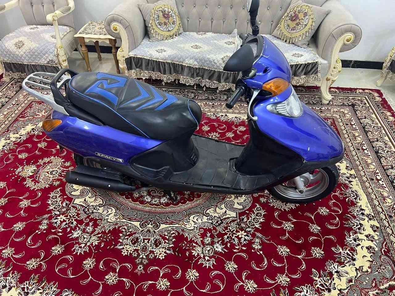 سلام عليكم دراجه سبيسي ياباني كفرات اصلي بلادي كابريتر بلاديه كله عله وضع شركه فقط رايمر كهربائيات كله شغاله سلف هندر قفل ستيرن قفل جنطة كله شغال تصال على رقم هاتف فقط *********** مكان كوت خاجيه
