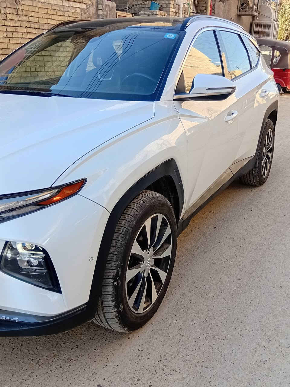 توسان 2024 لمتدد فول مواصفات 1/1 
ماشيه 24 فقط  سياره نضيفه جدا 
المواصفات ( بنوراما/ تشغيل عن بعد / تحريك سياره عن بعد 
جلد اسود / اوتو هولد / شاشه لمس سريع / حساسات و كامرات 360 درجه بكل سياره / 4 وضعيات قياده /صندوك كهرباء / كشنات كهرباء / كشنات تدفئه تبريد / ستيرن تدفئه تبريد ....الخ )
حادث سياره بدون ايرياك موضح بل صور بدون دواخل شاصي و لغد مكفول ٣ قطع صبغ فقط 
مكاني بغداد شعب
سعر 180
رقمي ***********
