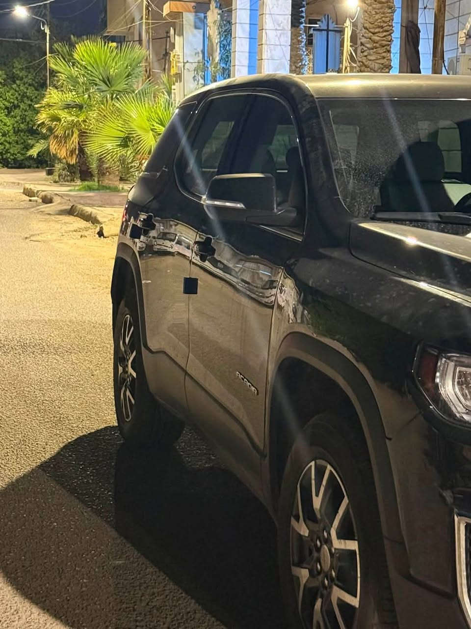 السلام عليكم 
GMC ACADIA 2023 SLE 
رقم أربيل وارد أمريكي ضربتها جنطه وبيها بارد بالجاملغ وصبغ باب الراكب محرك 4 سلندر تيربو سيارة خير من الله حلو واقتصادية ماتصرف ماشيه 73 الف كيلو السعر 215 وبيهة مجال للشراي مكان السيارة بصرة تواصل واتساب او اتصال بأي وقت : ***********
