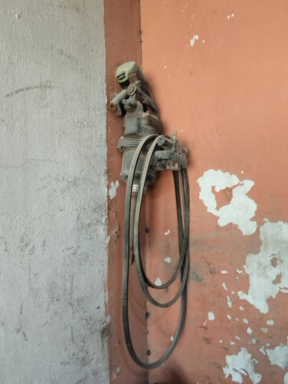 سلام عليكم خوان تاروسه ألماني شرط الهوه فول ودرين كبير مامشتغل شي بصيط جديد وهم شرط الشغل لي ريد يتواصل وياي هاذه رقمي***********
