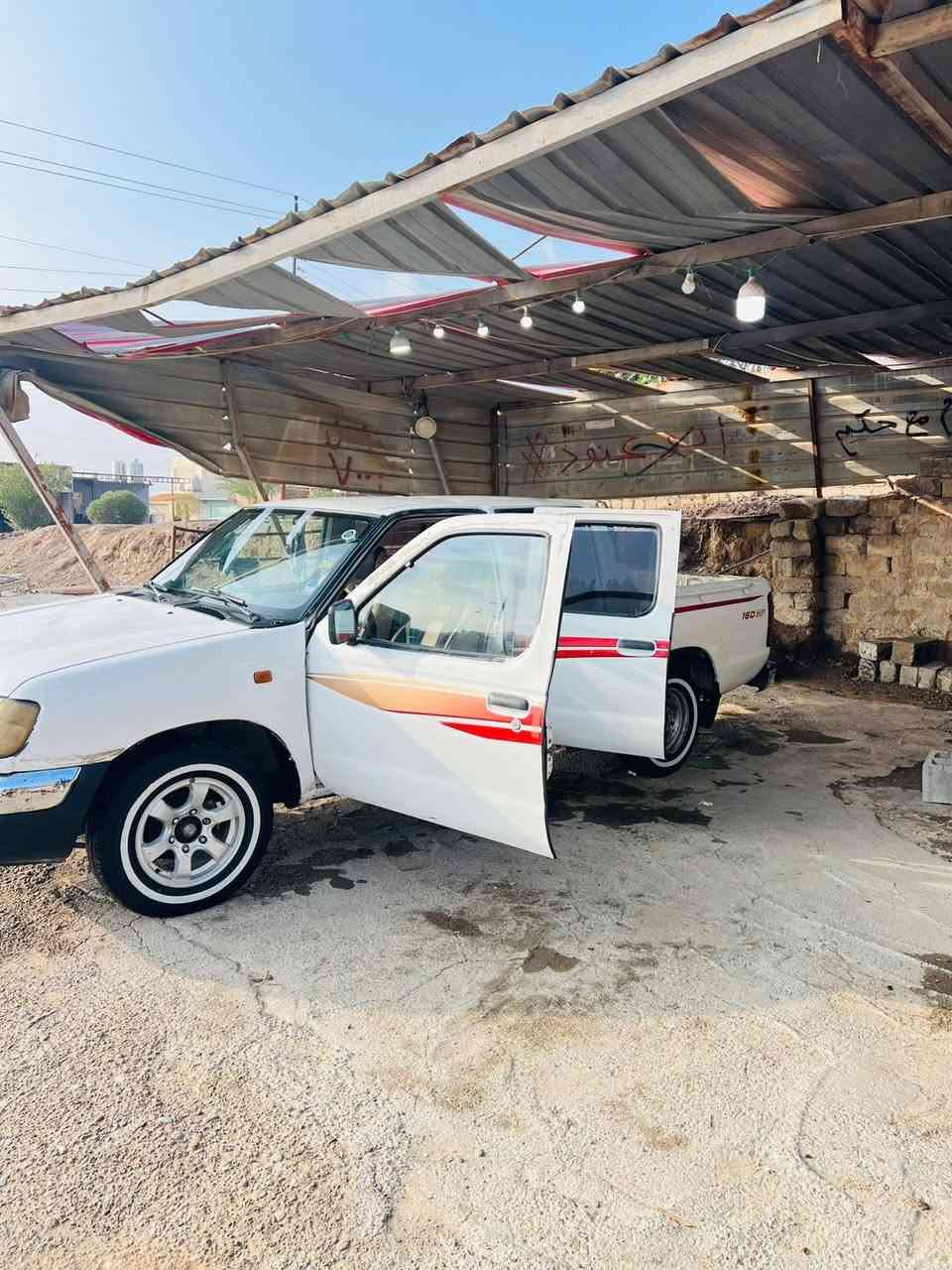 السلام عليكم نيسان كير ومحرك وصدر وتايرات كله جدد سياره حيل حلوه للبيع أو مراوس السعر ٤٠وبيه مجال 

ملاحضه السياره بدون كص السياره حبل صاحبه ماندله مكفوله دوله وعشائر ***********
