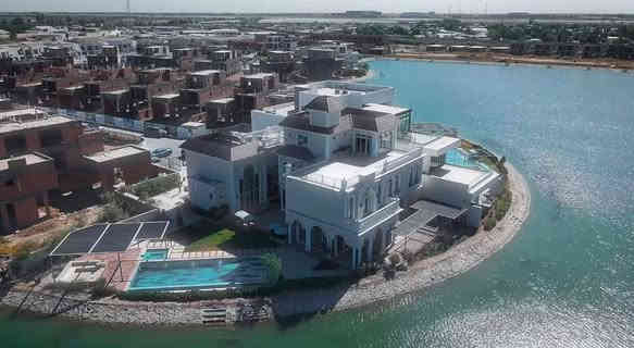 #Damac# #شركة البيت العراقي#

في أجمل بقعة تتوسط قلب بغداد، حيث الهدوء يلتقي بالرقي… شُيّدت هذه الفلل التي تحمل اللمسة الفخمة بكل تفاصيلها.
هنا داماك ليست مجرد عنوان للسكن، بل أسلوب حياة يليق بمن يبحث عن التميز والخصوصية.
مساحات تُدهشك، تصاميم تُلهمك، وإحساس لا يشبه أي مكان آخر.
لحجز موعد زياره للمشروع يرجى الاتصال بالرقم : 
***********
