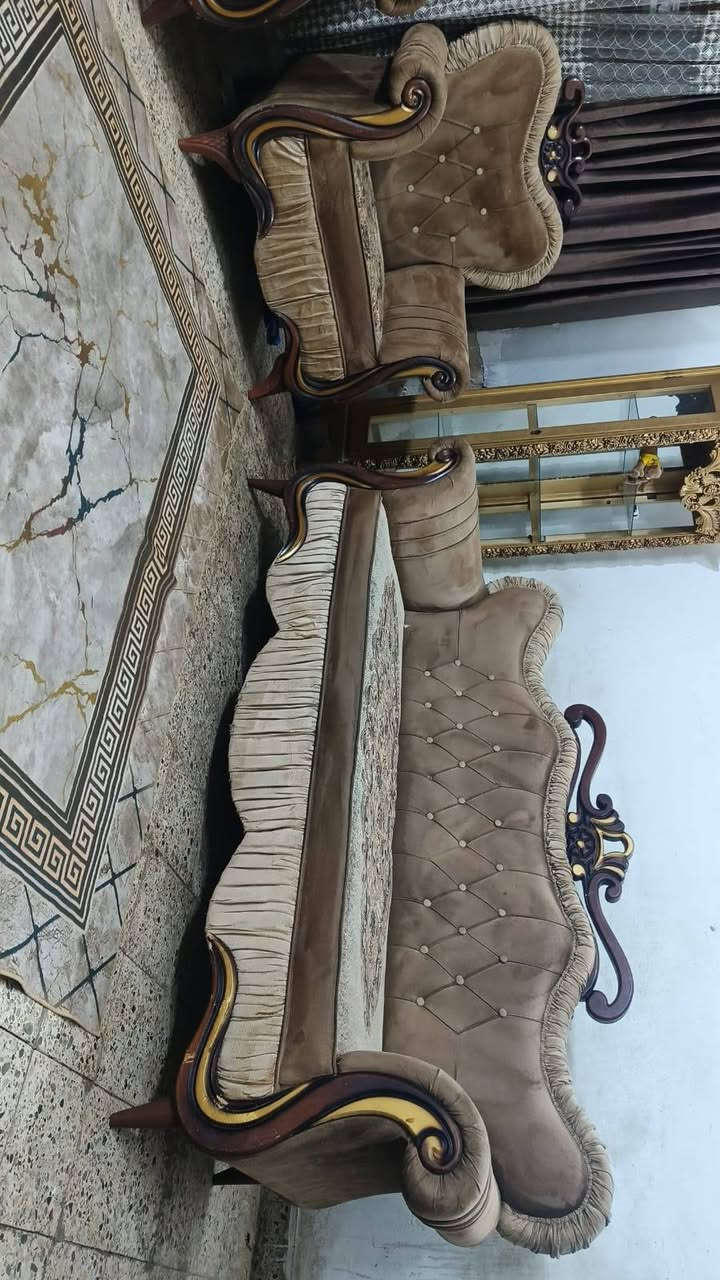 تخم 8 مقعد💺 اخو جديد اي ضرر مابي خشب ثكيل تسكام سعر ,,270,, بي مجال مكان لبياع *********** يوجد واتساب
