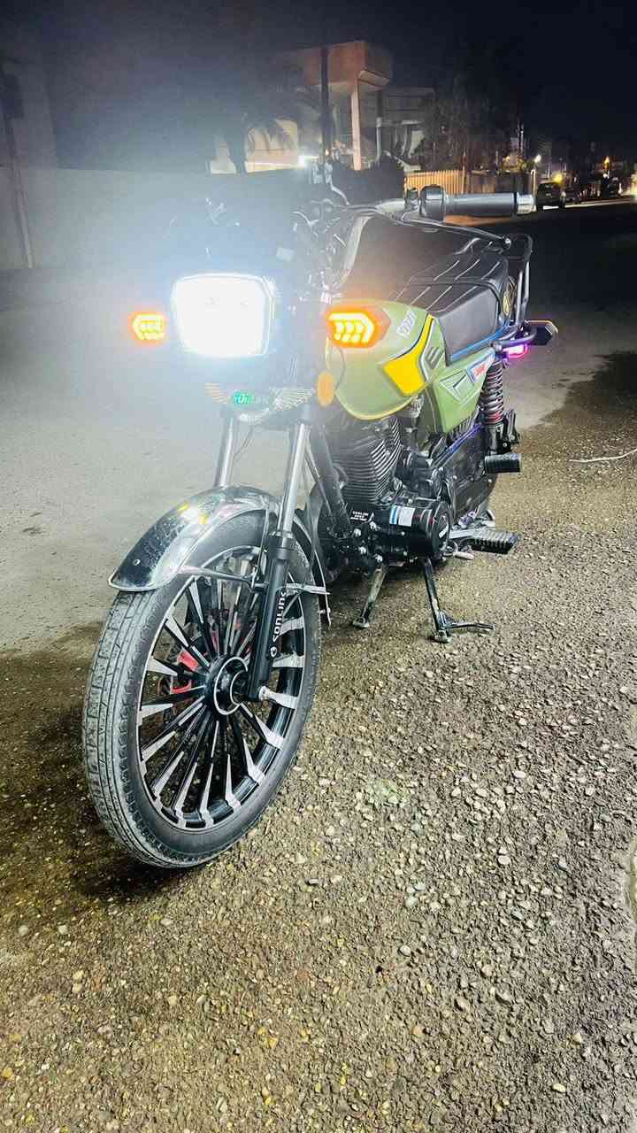 دراجة ايراني سونك مديل 25  بصمه وسويج خمسه كير( بدون رقم )
دراجة صار  شهر نازله زيرو 
كل نقص ما بيها 
عارضها ب 900 بيها مجال للشراي 
مكاني بغداد الغزاليه شارع ضغط 
واتساب فقط ***********
