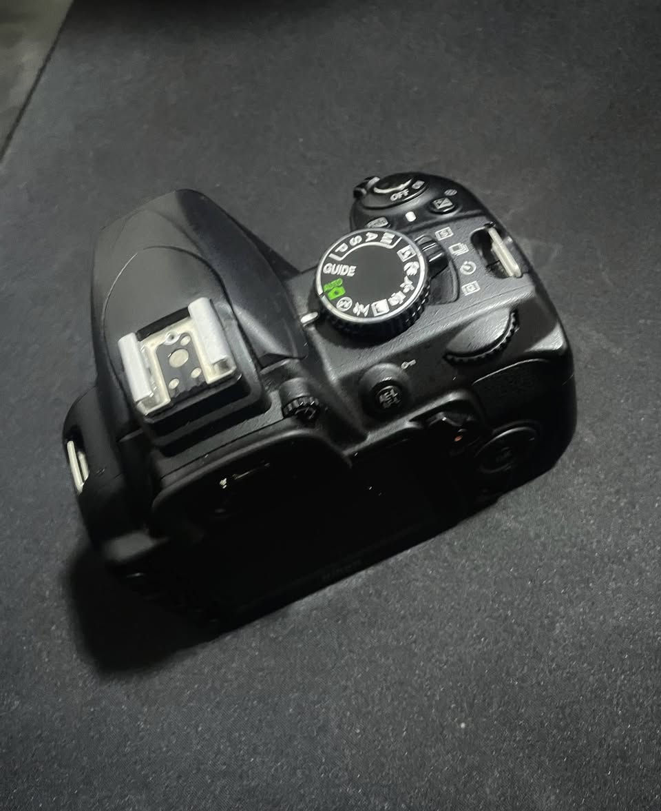 کامێرای Nikon D3100 لەگەڵ کیت لێنس - زۆر خاوێن
نرخ (Price):
190,000 دینار
وەسف (Description):
سڵاو هاوڕێیان،
کامێرای Nikon D3100 بۆ فرۆشتن. کامێراکە یەکجار خاوێنە و هیچ جۆرە کێشەیەکی نییە (میکانیکی یان تەکنیکی)، بە مەرج دەیفرۆشم.
تایبەتمەندی و پێداویستییەکانی لەگەڵیدایە:
لێنس: Kit Lens (لێنسی بنەڕەتی خۆی)
پێداویستییەکان: کارتۆن (بۆکس) ی ئەسڵی خۆی + جانتای تایبەتی کامێرا.
کامێرایەکی نایاب و گونجاوە بۆ دەستپێکردنی فۆتۆگرافی و کارکردن.
بۆ کڕین یان زانیاری زیاتر، نامە بنێرن.


**إذا كنت صاحب هذا الإعلان وتريد حذفه لأي سبب، رجاءا أرسل رسالة إلى الدعم الفني**