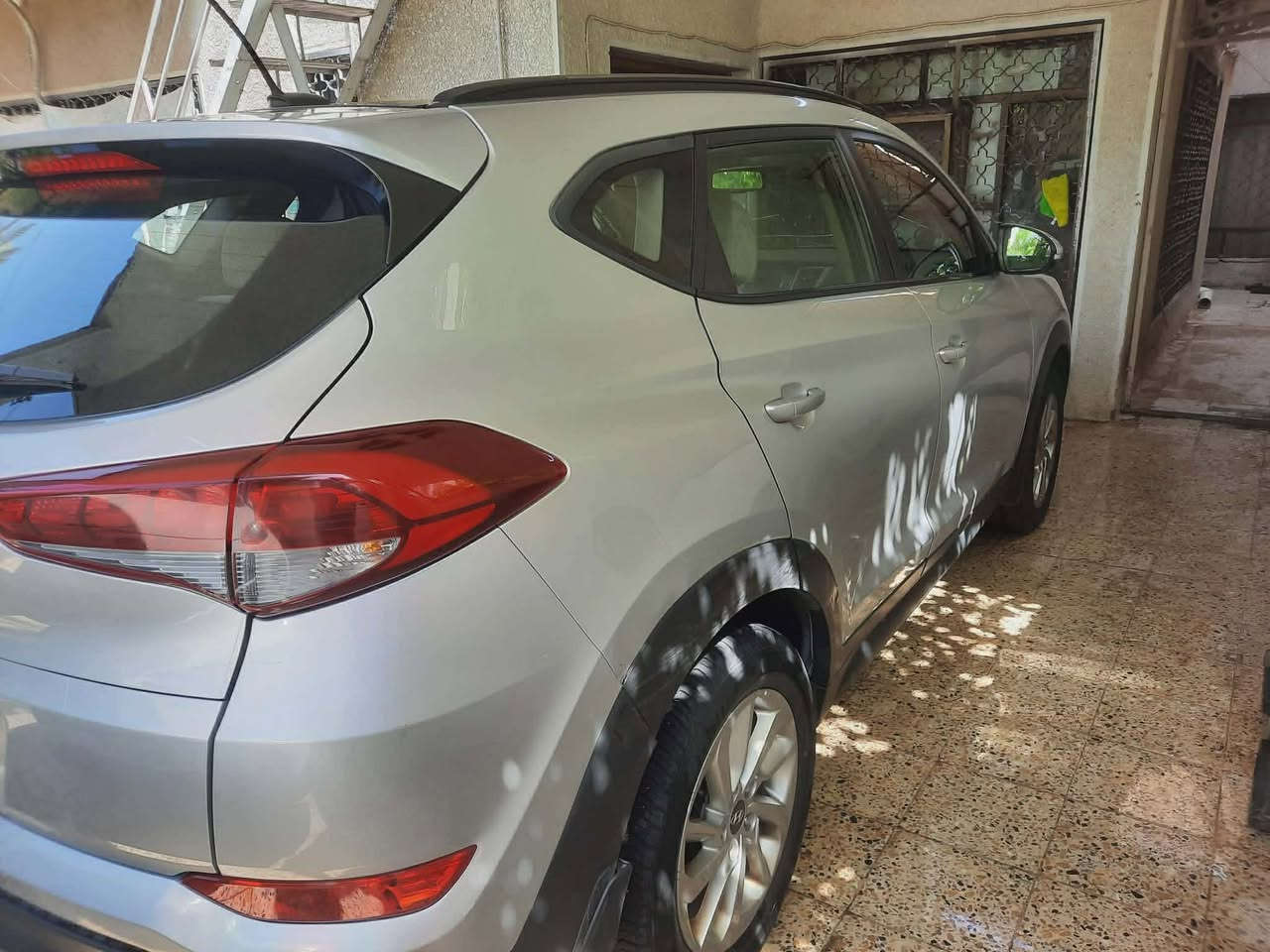 توسان ١٧ خليجي مكفوله من الصبغ ماشيه ٩١ الف ت*********** السعر ١٦٧ مكان السياره الغزاليه
