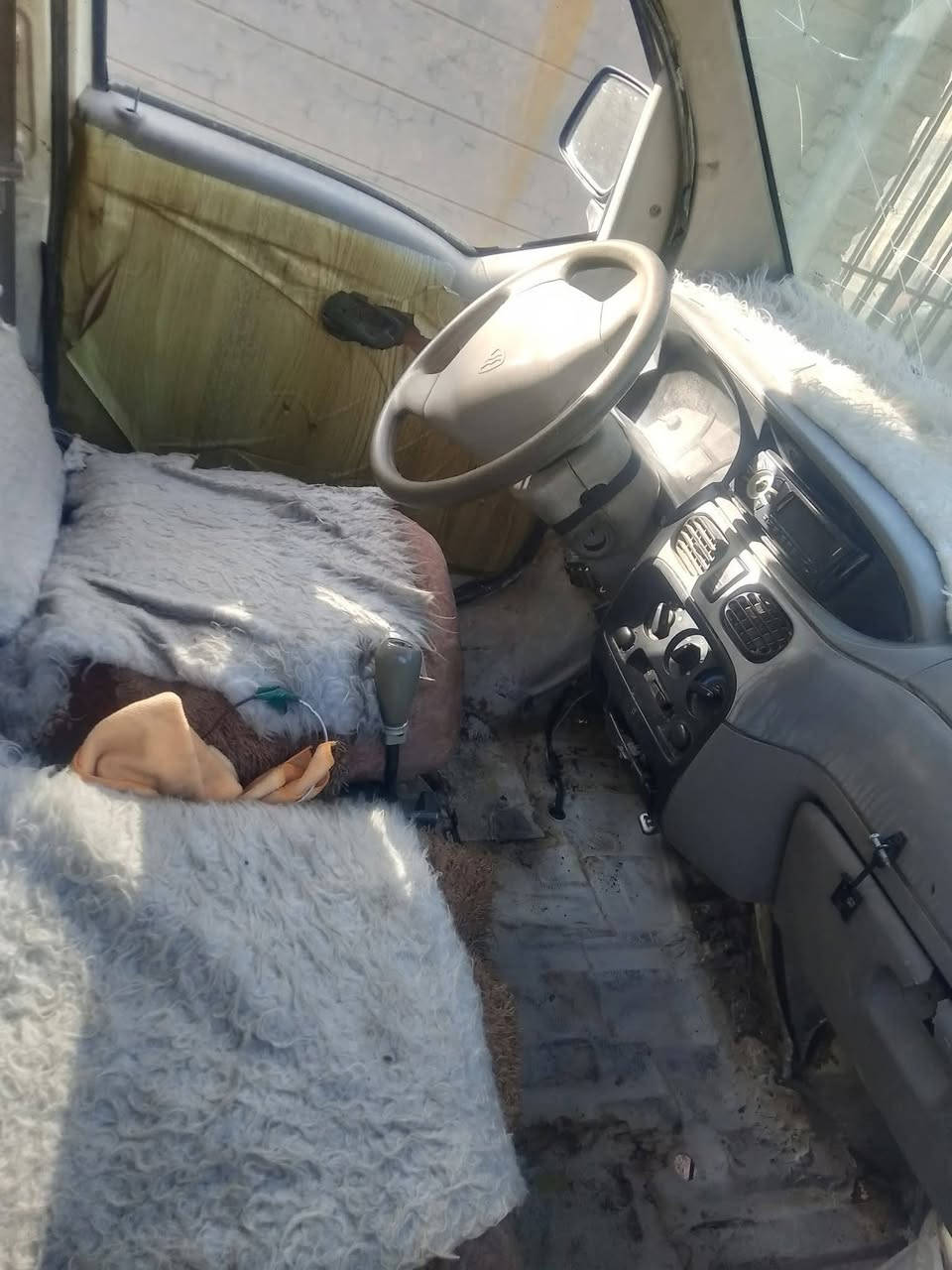 عليكم هيفاء للبيع موديل 2007 محرك وكير شرط السعر 15 وبيها مجال مكان السياره سامراء رقم الهاتف***********
