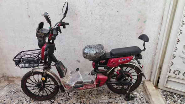 دراجة كهربائية شحن
حجم 20
خمس بطاريات 5
هورن اضافي
لايت اضافي
شاحنه 
مسجل بلوتوث + حاملة مبايل
بصمه تشغيل عن بعد
نشرات
اشاير
الدراجه حلوة ونضيفة وجديدة وخدمية
*********** عمارة
