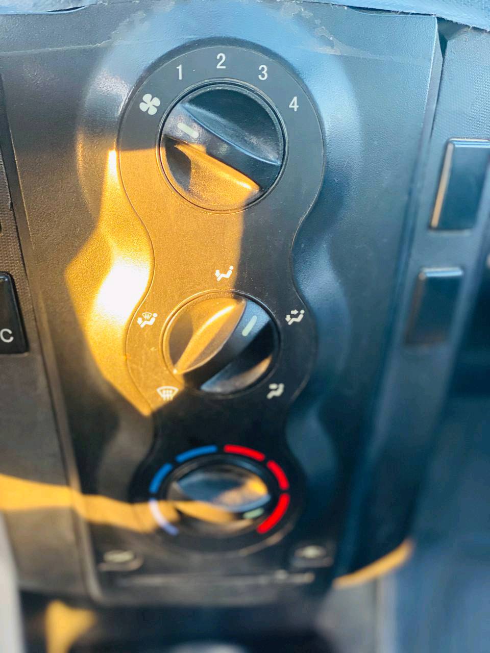 اسلام عليكم سياره للبيع سياره نضيفه وحلوه وكاعده ماعوزه

 شي  كرهبائات كله شغاله تبريد معوز غاز ففط موديل 2012 ((رقم قادسيه بسمي السنويه 2031)) مداور

 نفس اليوم مال جناير مكينه بيه خيط بخار بدون تنقيص

 وكيره عادي عوزه بور برين يطكك فقط 

السعر 26 $  وبيه مجال الشراي مكاني بابل الحمزه الغربي  الاستفسار *********** وتدللون