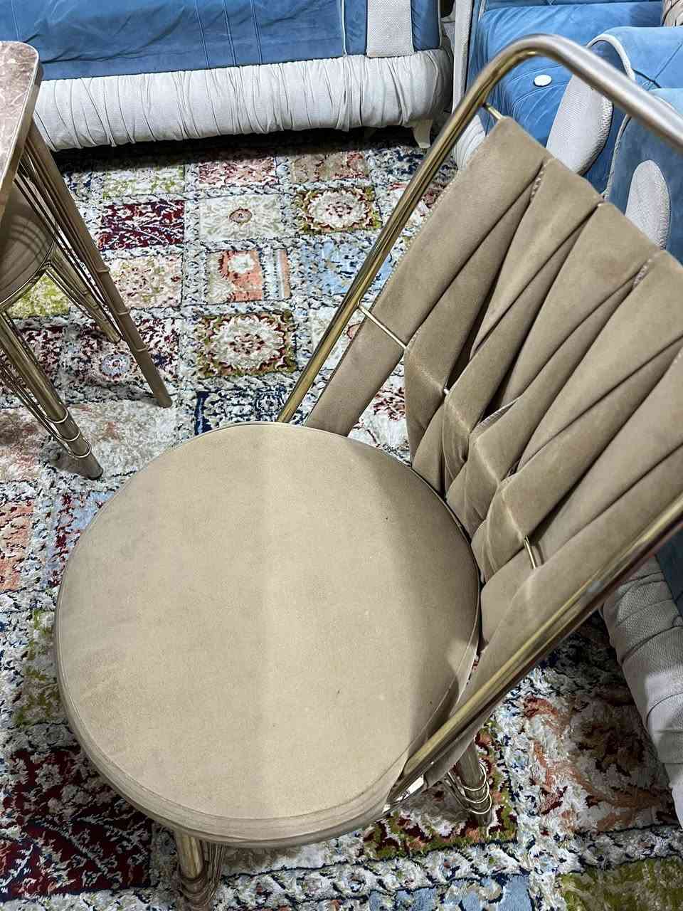 ميز طعام نظيف مابي عيب ويا 4كراسي


**إذا كنت صاحب هذا الإعلان وتريد حذفه لأي سبب، رجاءا أرسل رسالة إلى الدعم الفني**