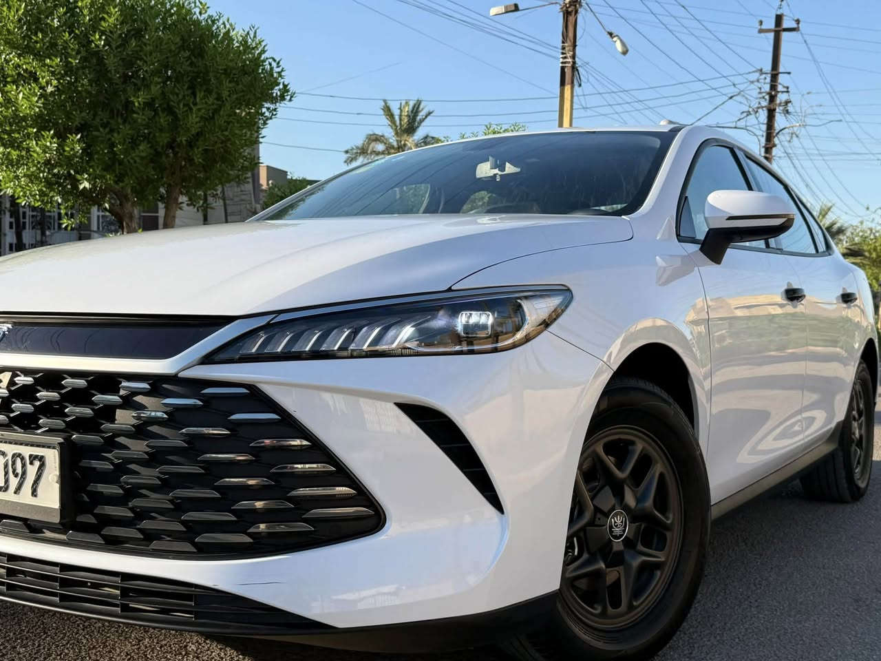 للبيع 
– BYD Qin Plus (چن بلاس) موديل 2025 –
   المسافة 5 الف بانزين 5 كهرباء
داخل ابيض المميز
الحالة: زيرو جديده مكفول كفاله عامه
سعر 18.750
للاستفسار والاتصال
***********
*********** وتساب
