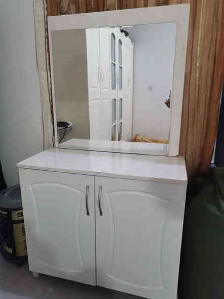 ميز تواليت بالون بريس بدون عيب الشراي يتصل *********** أربيل
