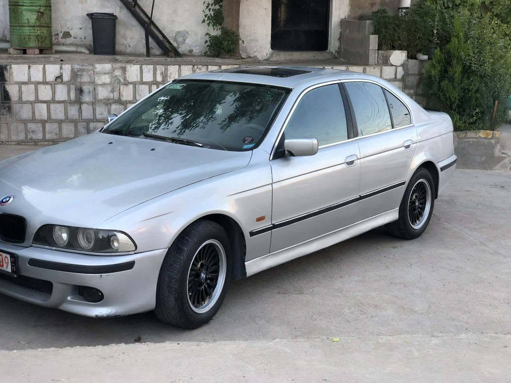 بەناوی خوای گەورە 
 Bmw e39  528i ✈️

 دەبڵ دیجیتاڵ گێڕ عادی تەبریت سارد ❄️ گەرم 🔥 
مۆدێل ٢٠٠٠ بێ دەعم و لێدراو  
 جوارجام کارەبا  و ئۆتۆ 
ئاوینە و سنوق کارەبا  
سیستەم سماعە و ئیمپیفایر  
کوشن هیتەر  
شاشە ئایپاد 
ناو رەساسی  
ناو دەری زۆر جوانە✅
ئارمی هەولێرە  بە شەرت نای دەم  
 لە سلێمانیم   قەرز وقیست و مدەم نیە 
***********  viber&wats app السليمانية, العراق
