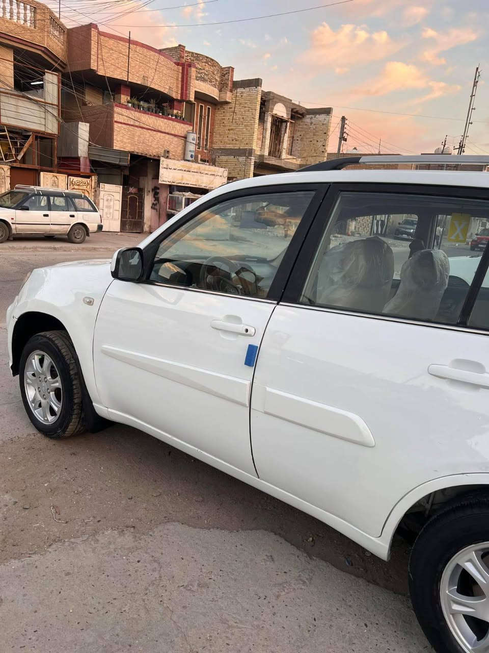 السلام عليكم تيكو 13 رقم بغداد بسمي بدون ضربه بدون حادث بيها شويه صبغ جماليه بجاملغ الاماميه  وشويه بجنطه كير مكينه على وضع الشركه تدفئه تبريد ثلج.. السياره فتحه سقف وشاشه وتحكمات وحساسات خلفيه السياره جاهزه للاخير وبدون اي نقص السعر 58 العنوان الشعب للاستفسار ***********📲
