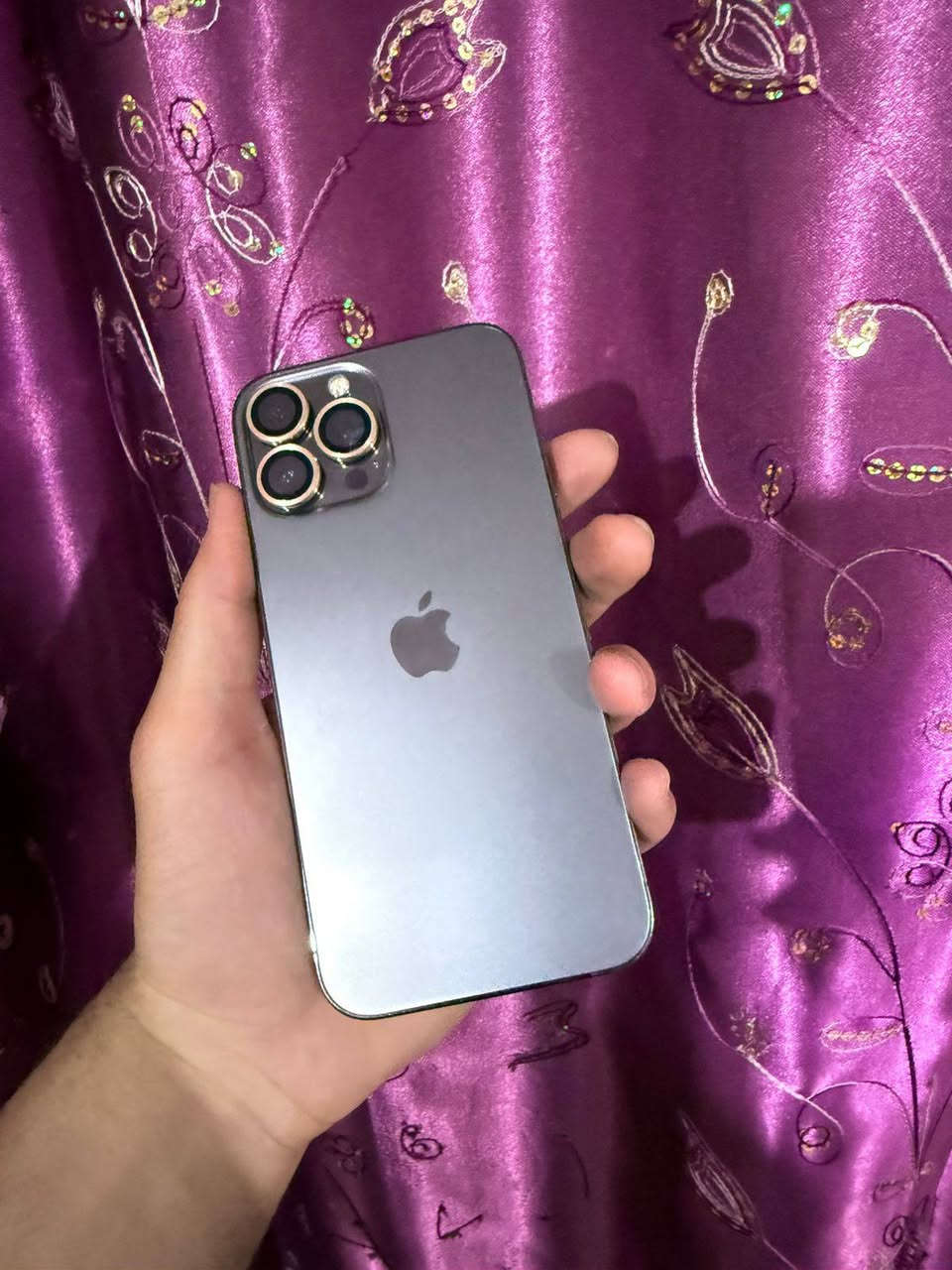 السلام عليكم
ايفون 13 برو ماكس 
ذاكرة 128 
بطارية 90
شاشة قطعة اصليه من ابل
نظافة الجهاز 💯 مابي لا شخط ولا زلغ
الجهاز مكفول لا مفتوح ولا مصلح شرط الفحص 
السعر 500 قفل من الاخير جوه السوك 
مكاني بغداد 
***********
