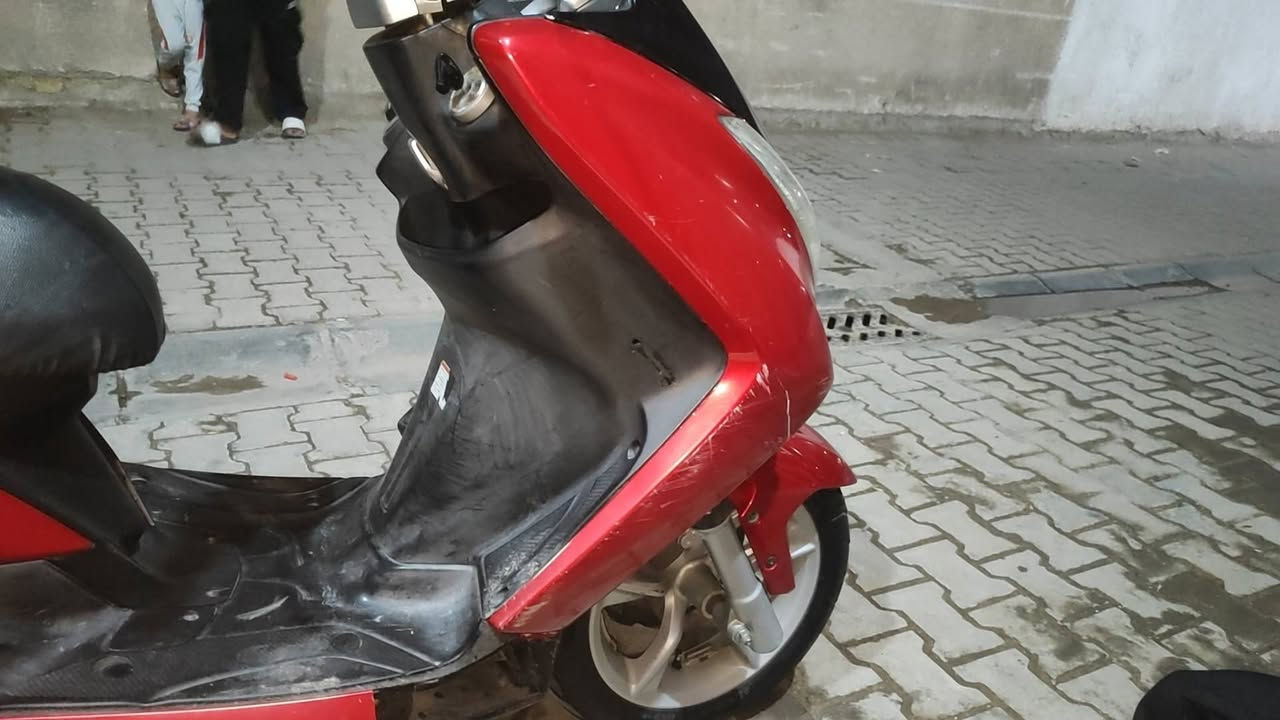السلام عليكم ماجسته اللبيع برغي مامفتوح مكفوله دراجه نضيفه كهربائيه دراجه نكره سلف نضيفه بس بيهه شخوط بل صفاح سعرهه مليون 450 وبيها مجال الرقم ***********
