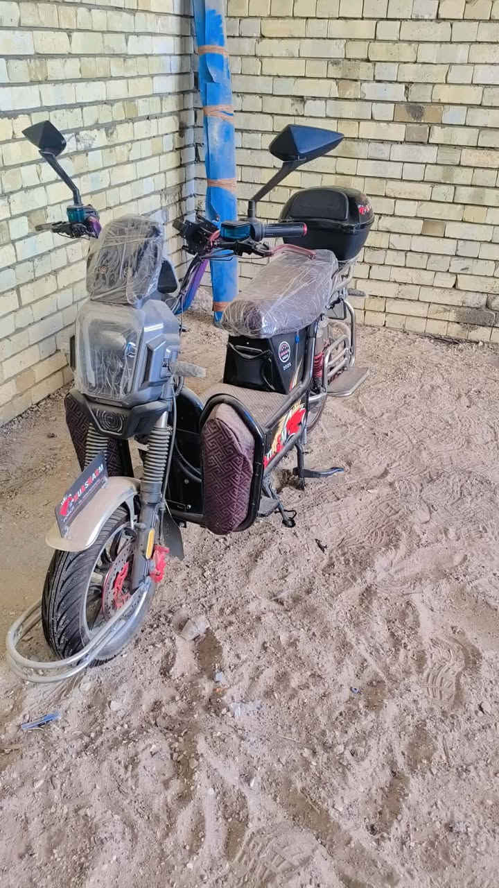 دراجه شحن(هيوشه٢٠٢٦)
مواصفات
١-  6 بطاريات
٢-  36 امبير
٣-  بصمه عدد 2
٤-  كلشي بلادي على فحص✅

ملاحضه. مستخدم اربع ايام فقط

السعر..(825) بيه مجال بسيط للشراي

للتواصل. 
0781 923 1265
